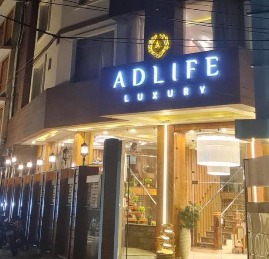 Hotel Adlife Luxury Srinagar  Bagian luar foto